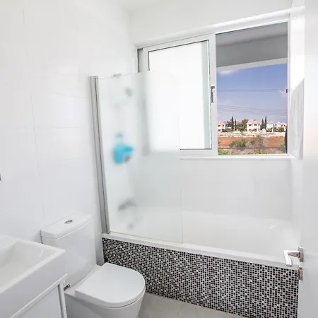 Wunderschoene Ferienvilla Fuer 10 Personen Vakantiehuis Protaras
